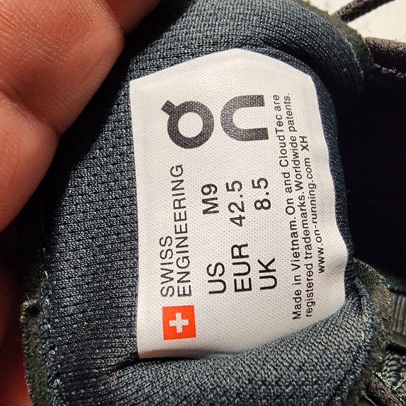 On cloud running active shoes - Picture 5 of 5